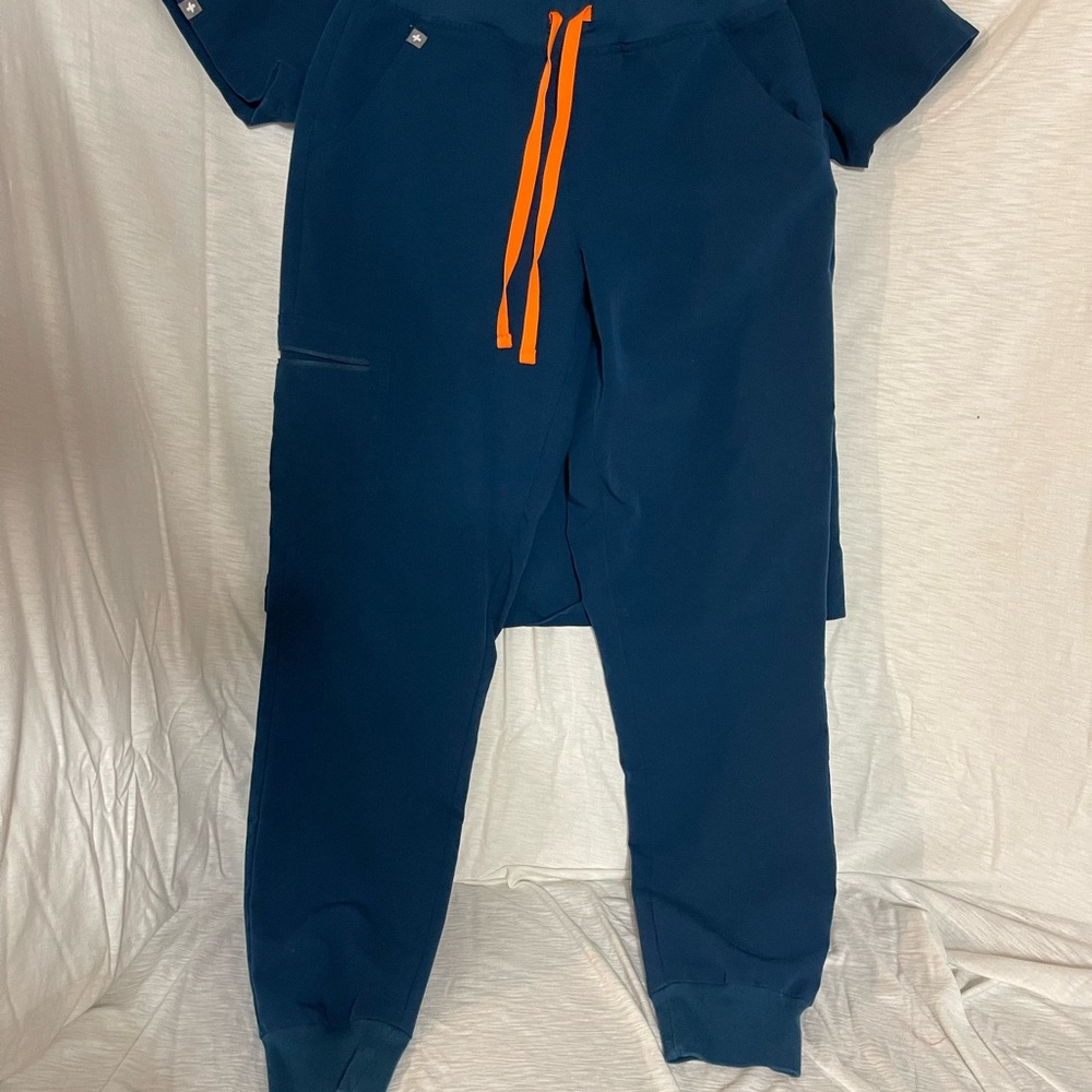 FIGS size SMALL OG Deep Reef Catarina Zamora